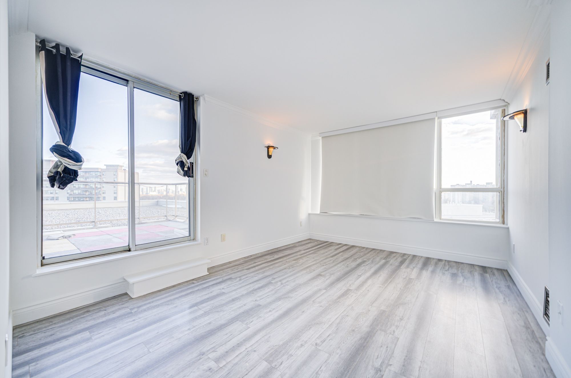 11 Townsgate Drive 1204