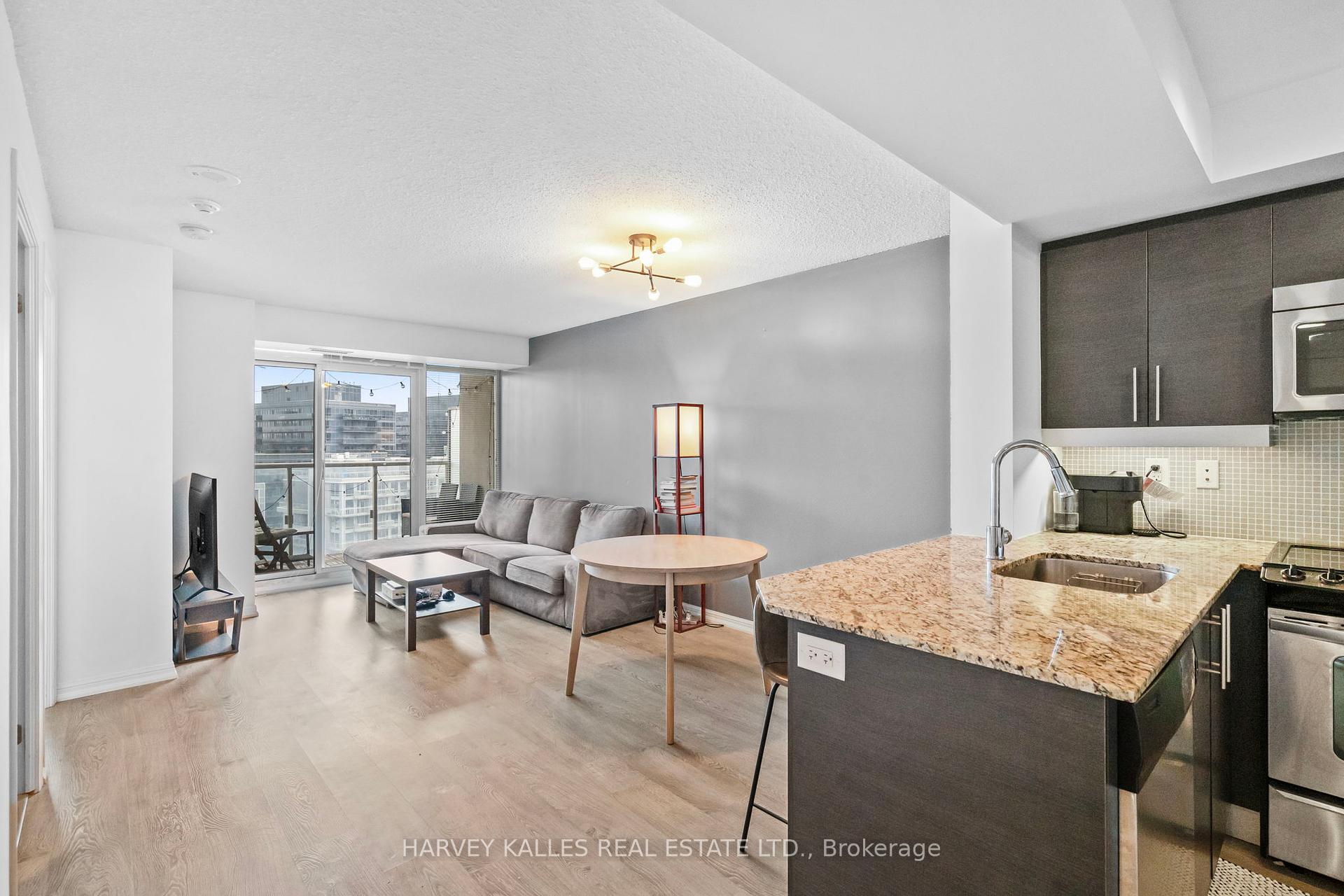 125 Western Battery Road 1316