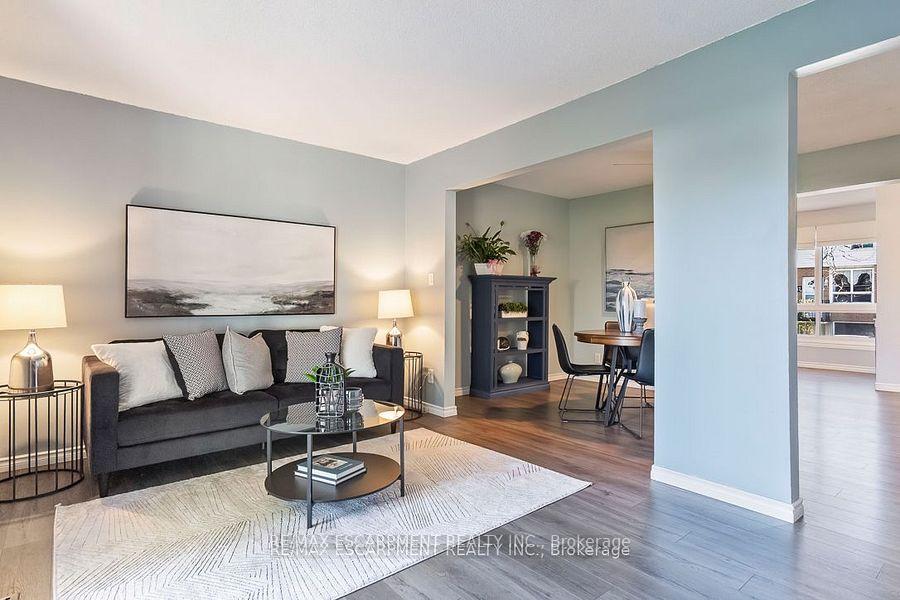 3 Bedrooms Condo at 1301 Upper Gage,  Hamilton For sale