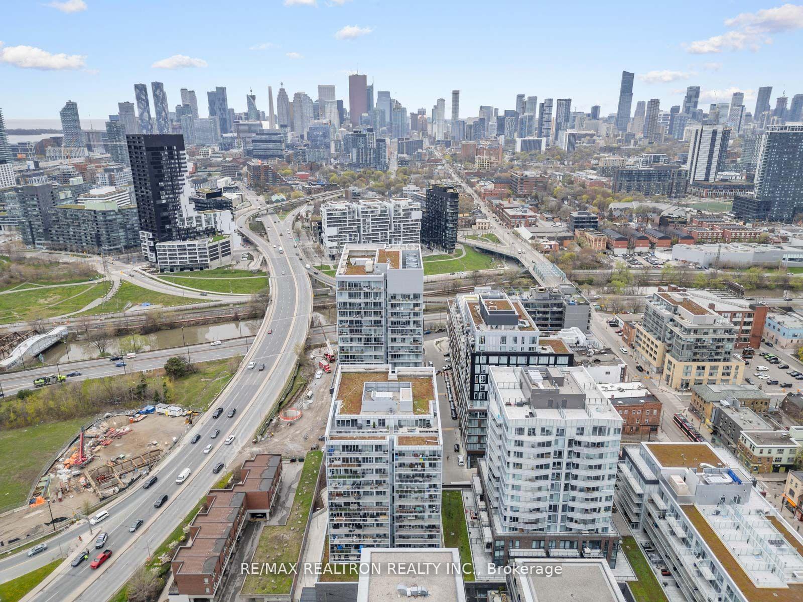 3 Bedrooms Condo at 25 Baseball, Toronto For sale