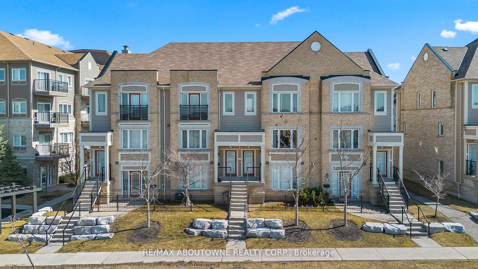 3 Bedrooms Condo at 3010 Erin Centre, Mississauga For sale