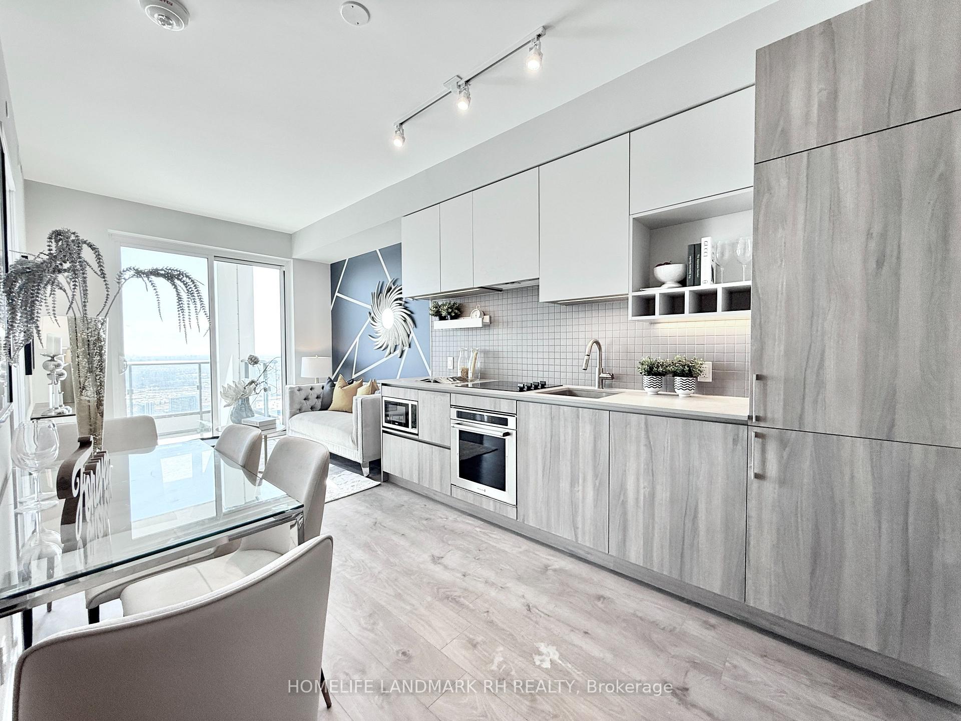 3 Bedrooms Condo at 950 Portage, Vaughan For sale