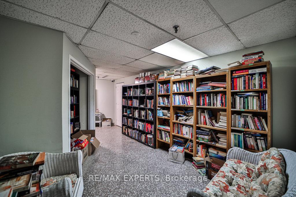 2 Bedrooms Condo at 551 The West Mall,  Toronto For sale