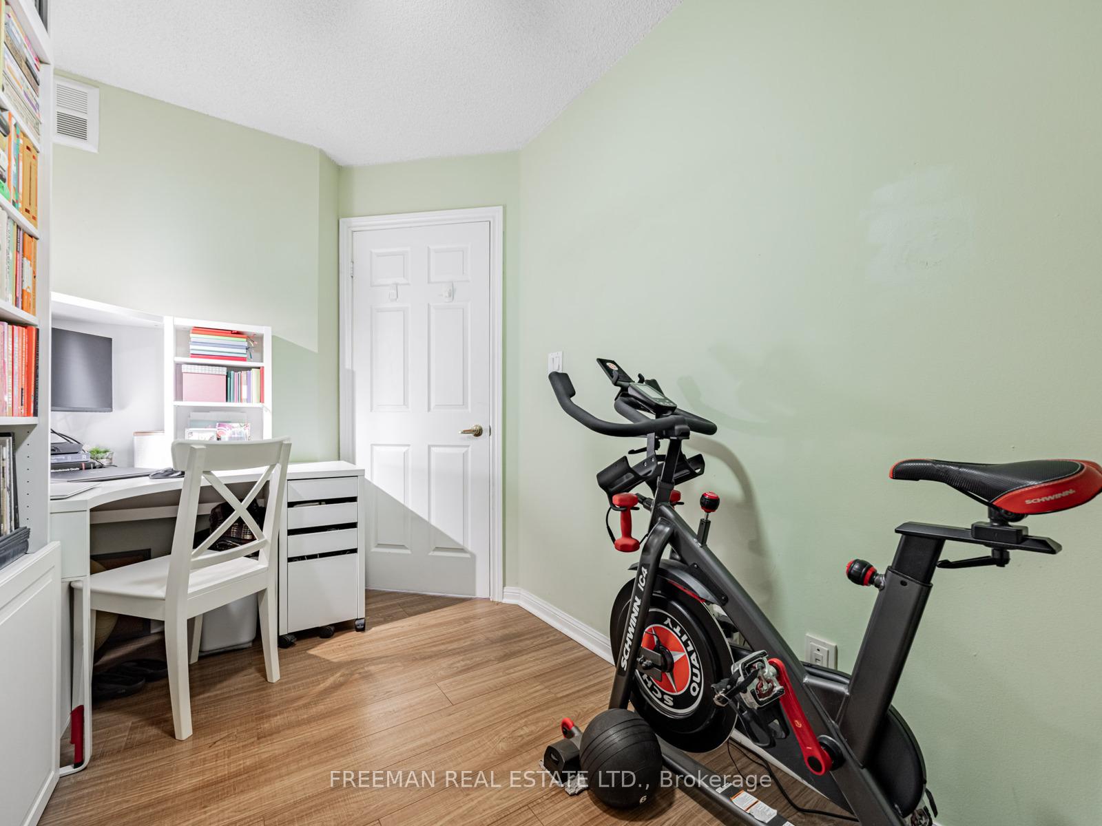 2 Bedrooms Condo at 260 Merton, Toronto For sale