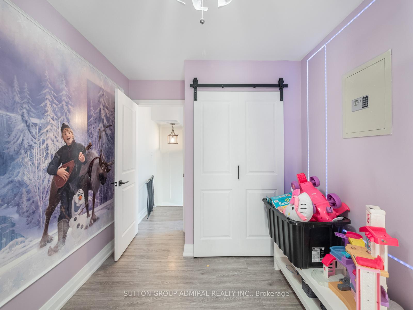 2 Bedrooms Condo at 5 Everson, Toronto For sale