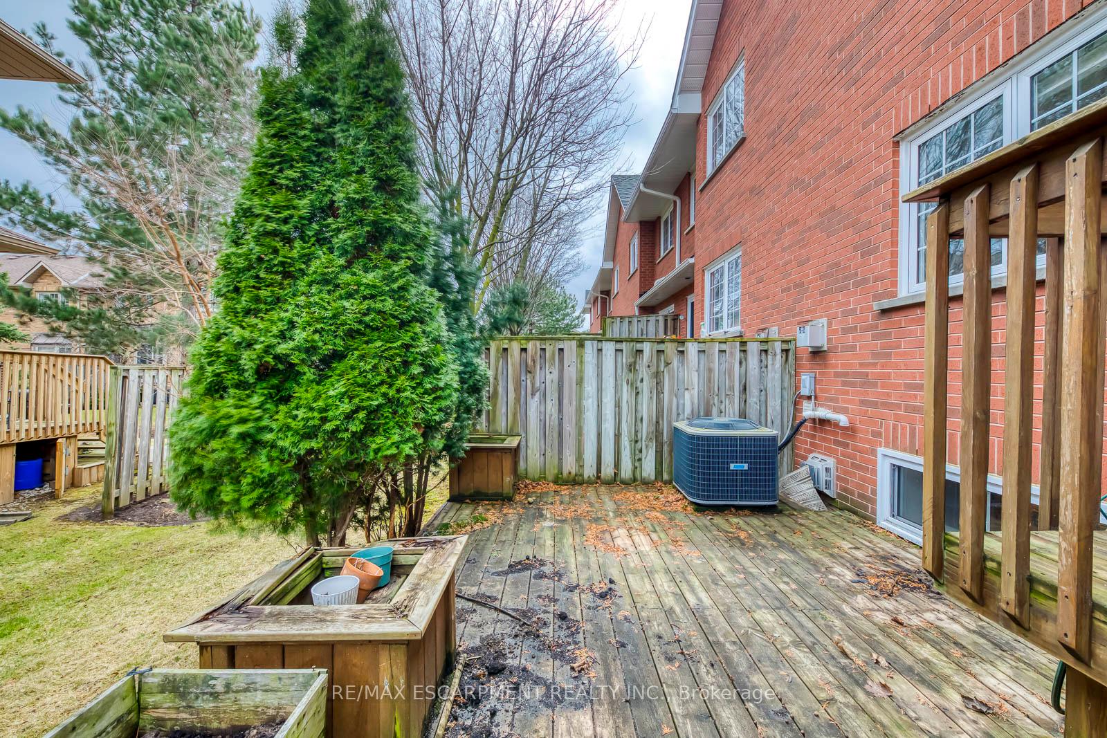 3 Bedrooms Condo at 2880 Headon Forest,  Burlington For sale