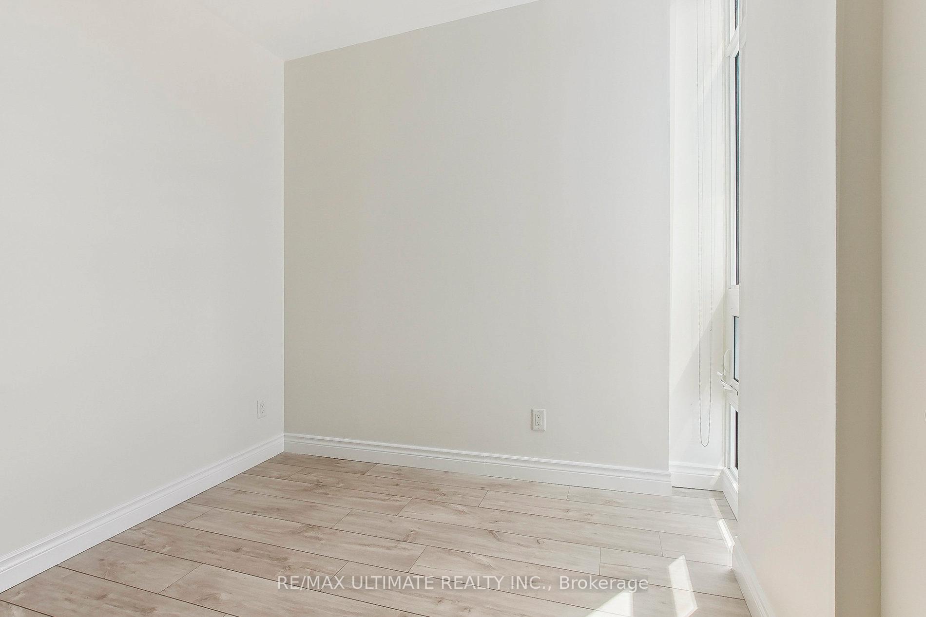 2 Bedrooms Condo at 210 Simcoe, Toronto For sale