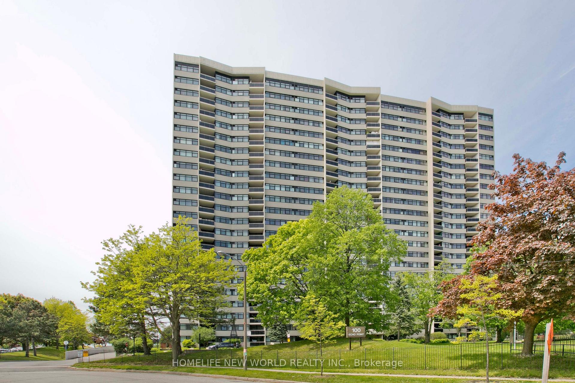 3 Bedrooms Condo at 100 Echo, Toronto For sale