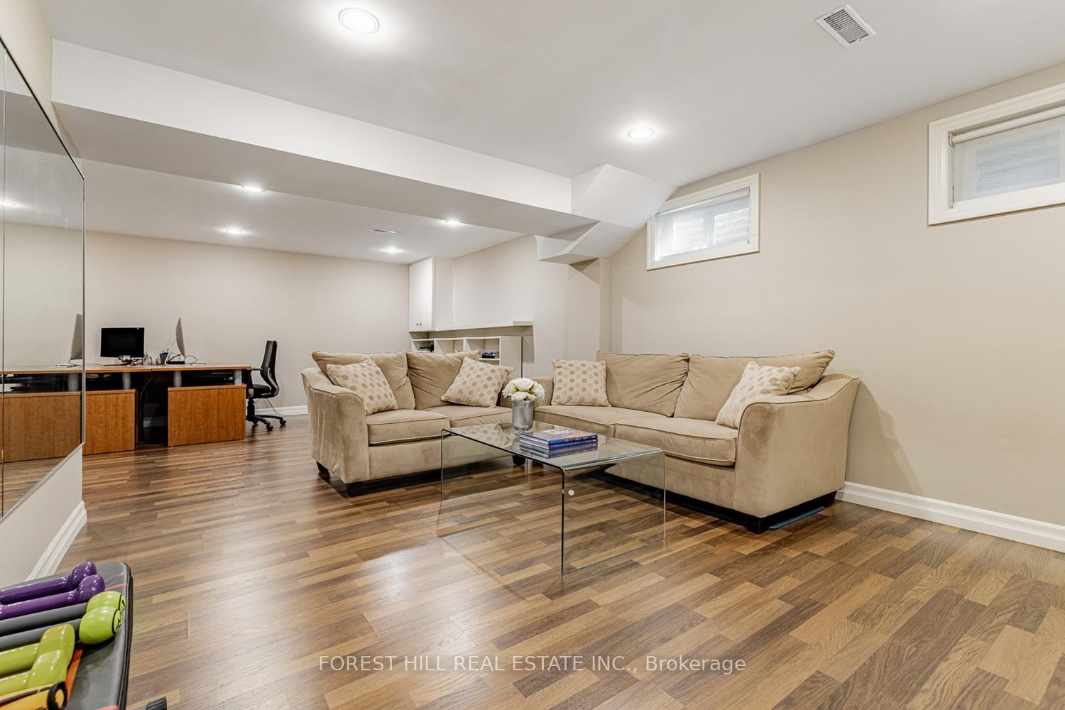 5 Bedrooms Condo at 21 Snowshoe Mill, Toronto For sale