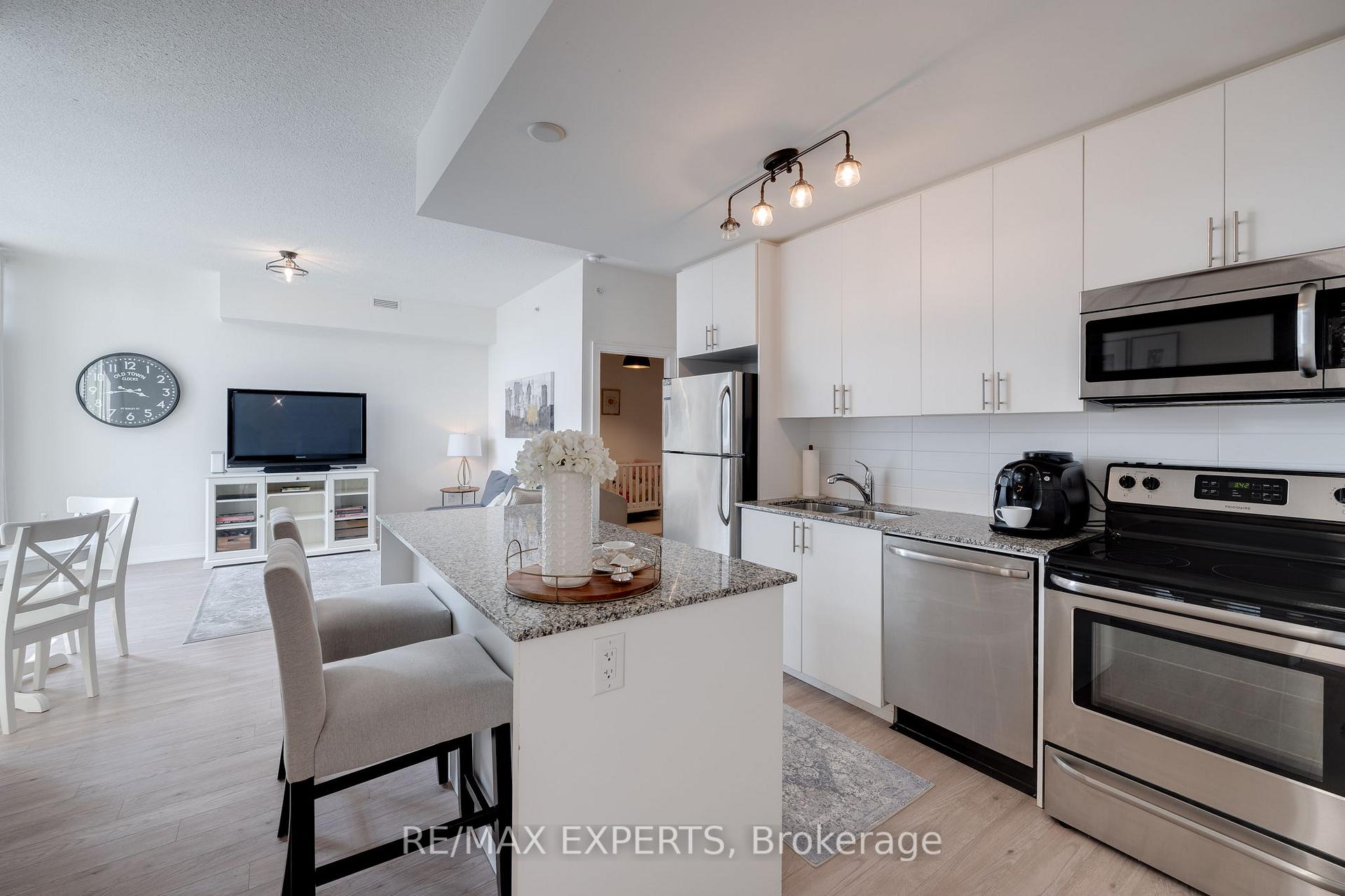 3 Bedrooms Condo at 36 Via Bagnato, Toronto For sale
