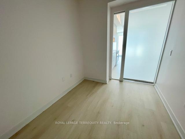 2 Bedrooms Condo at 3900 Confederation, Mississauga For sale