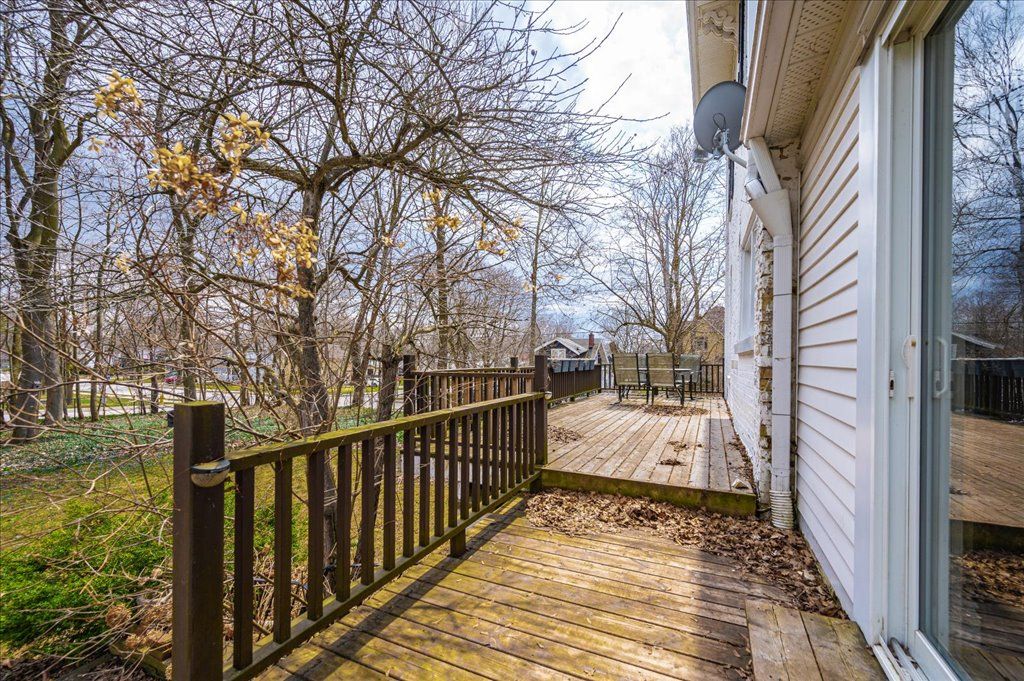 119 John Street W