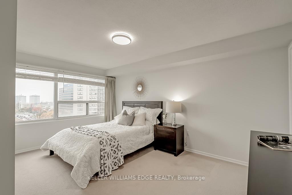 3 Bedrooms Condo at 475 The West Mall,  Toronto For sale