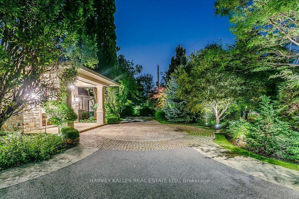 98 Old Colony Road
