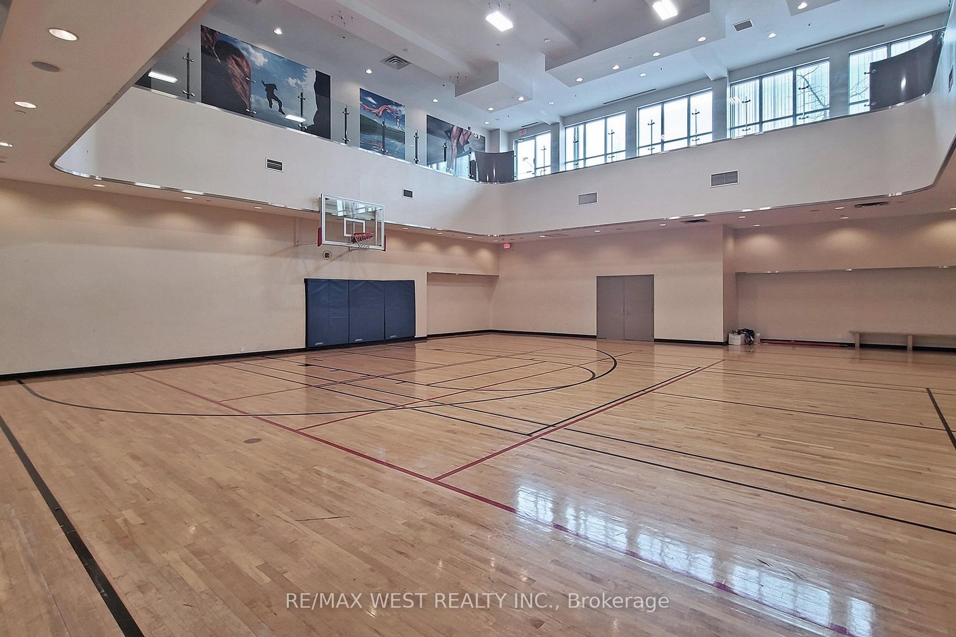2 Bedrooms Condo at 80 Absolute, Mississauga For sale