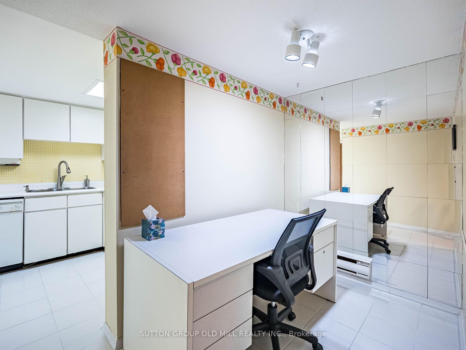 3 Bedrooms Condo at 288 Mill, Toronto For sale