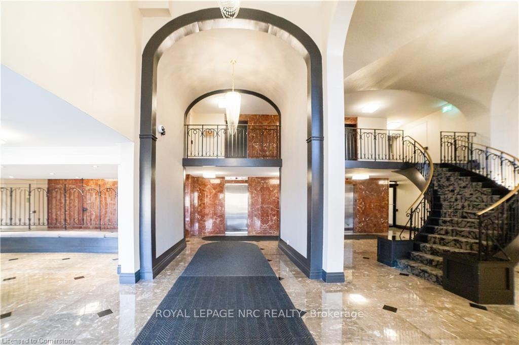 2 Bedrooms Condo at 500 GREEN,  Hamilton For sale