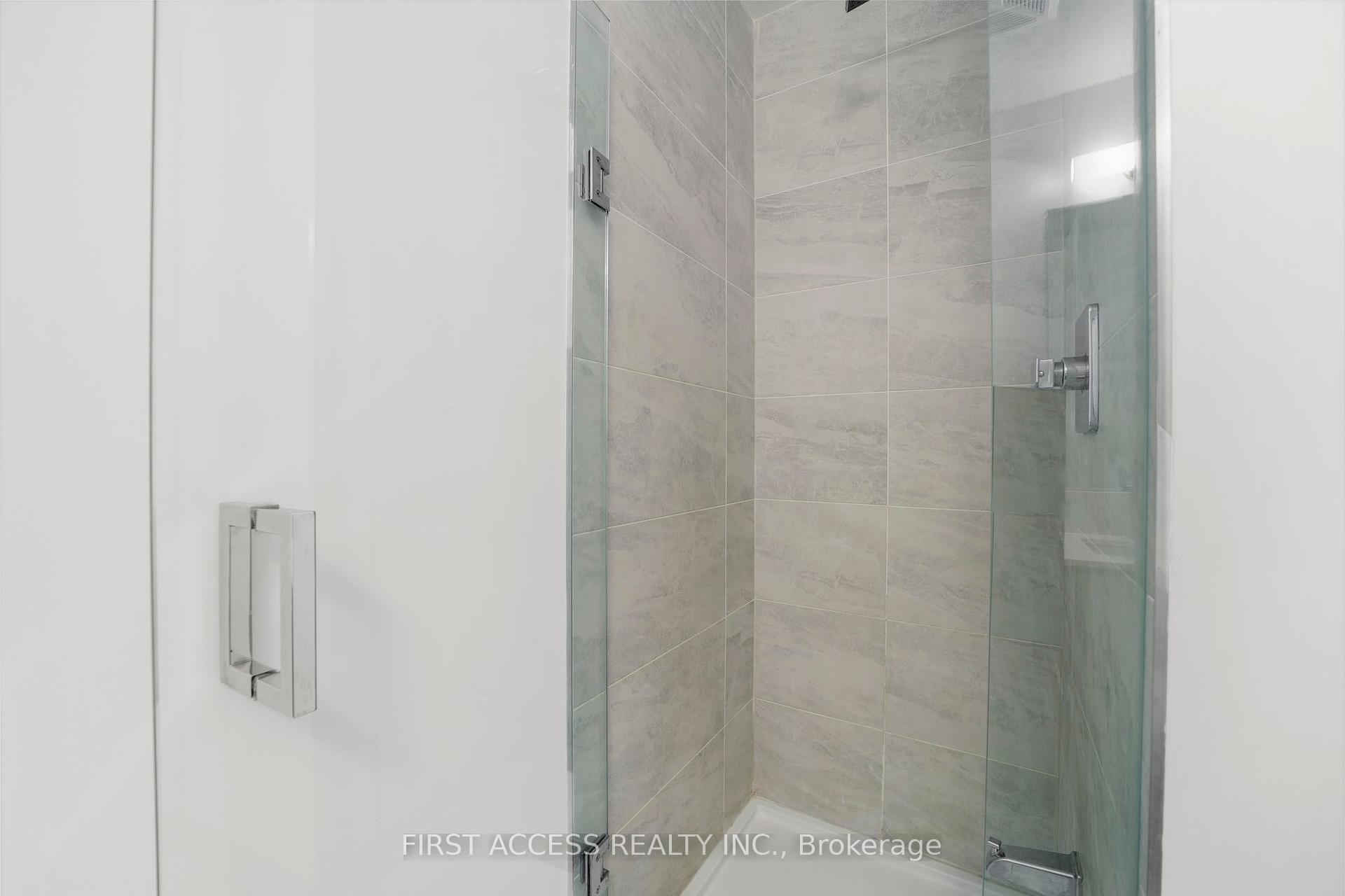 1 Bedroom Condo at 36 ELM,  Mississauga For sale
