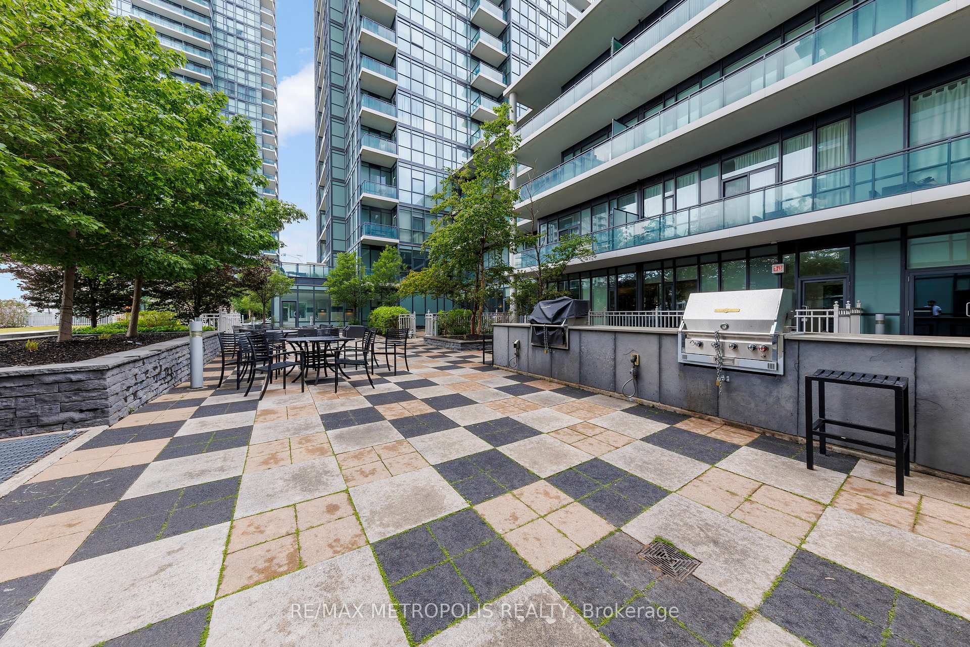2 Bedrooms Condo at 4065 Brickstone,  Mississauga For sale