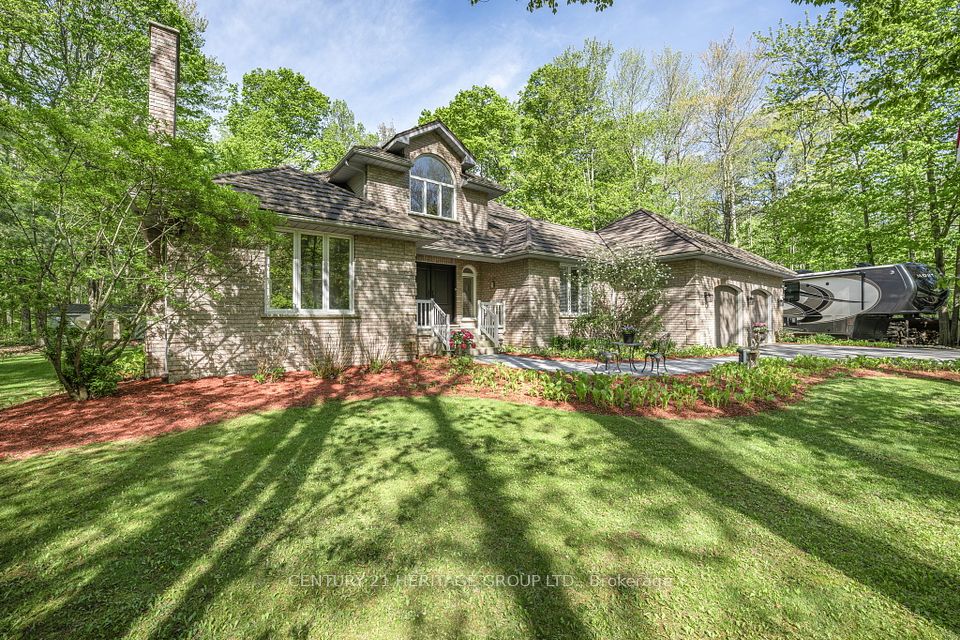 51 Deer Lane, Adjala-Tosorontio, ON L0M 1J0