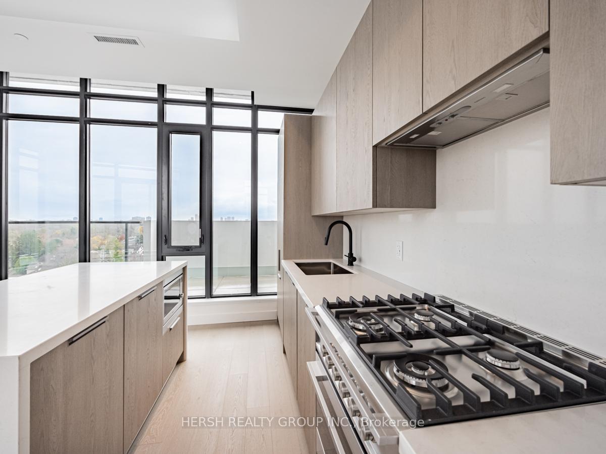 2 Bedrooms Condo at 160 Kingsway,  Toronto For sale