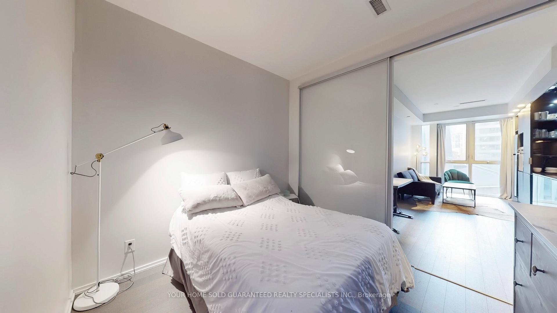 1 Bedroom Condo at 70 Temperance, Toronto For sale