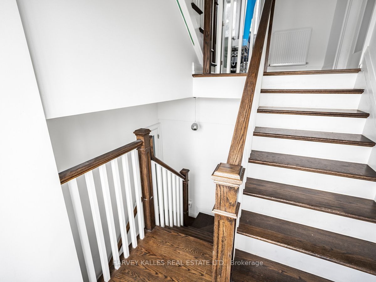 39 Sunnyside Avenue Upper