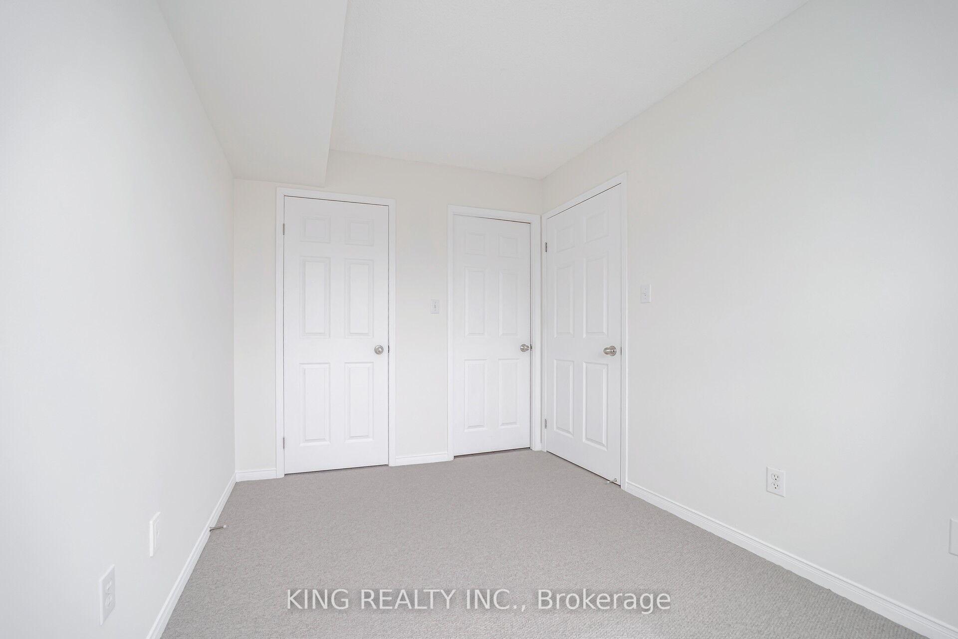 3 Bedrooms Condo at 32 Tannery,  Mississauga For sale