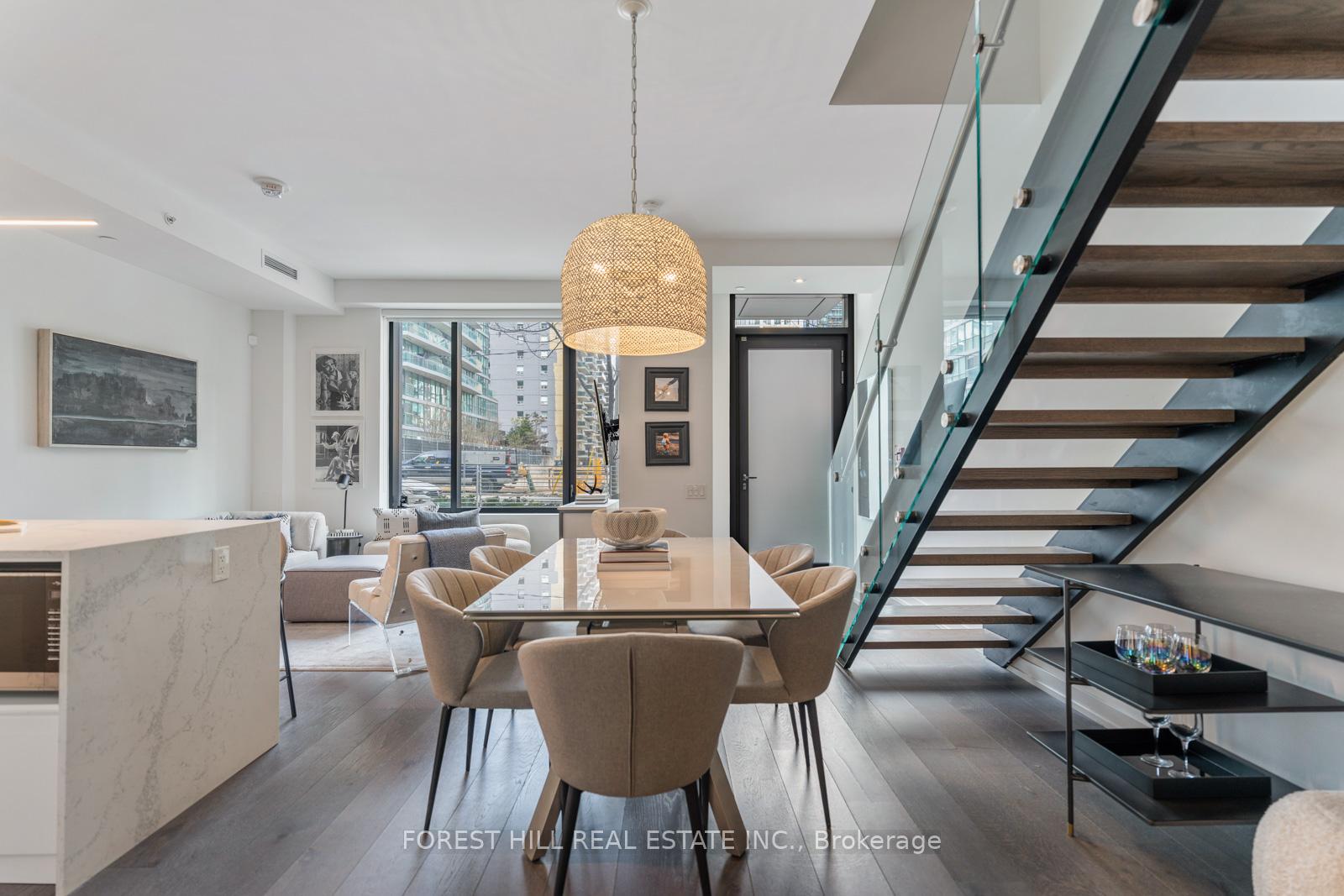 2 Bedrooms Condo at 161 Roehampton, Toronto For sale