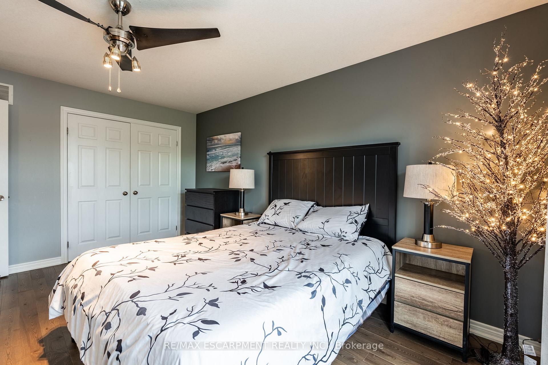 3 Bedrooms Condo at 1461 Upper Gage, Hamilton For sale