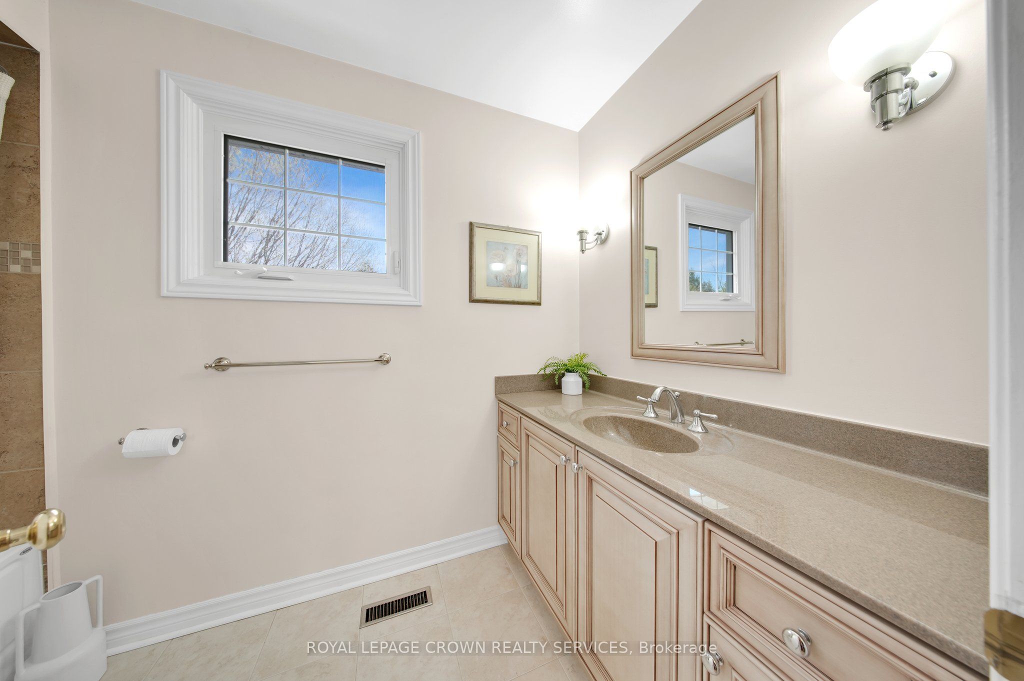 383 Ashworth Drive