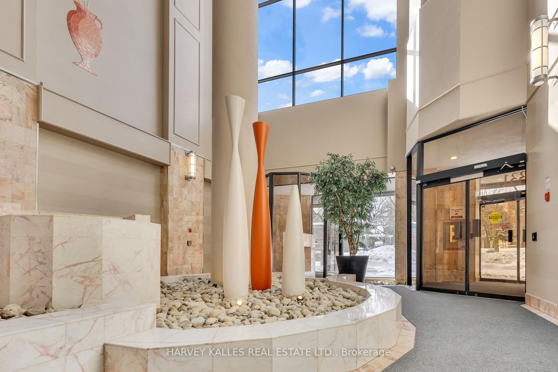 2 Bedrooms Condo at 1331 Bay, Toronto For sale