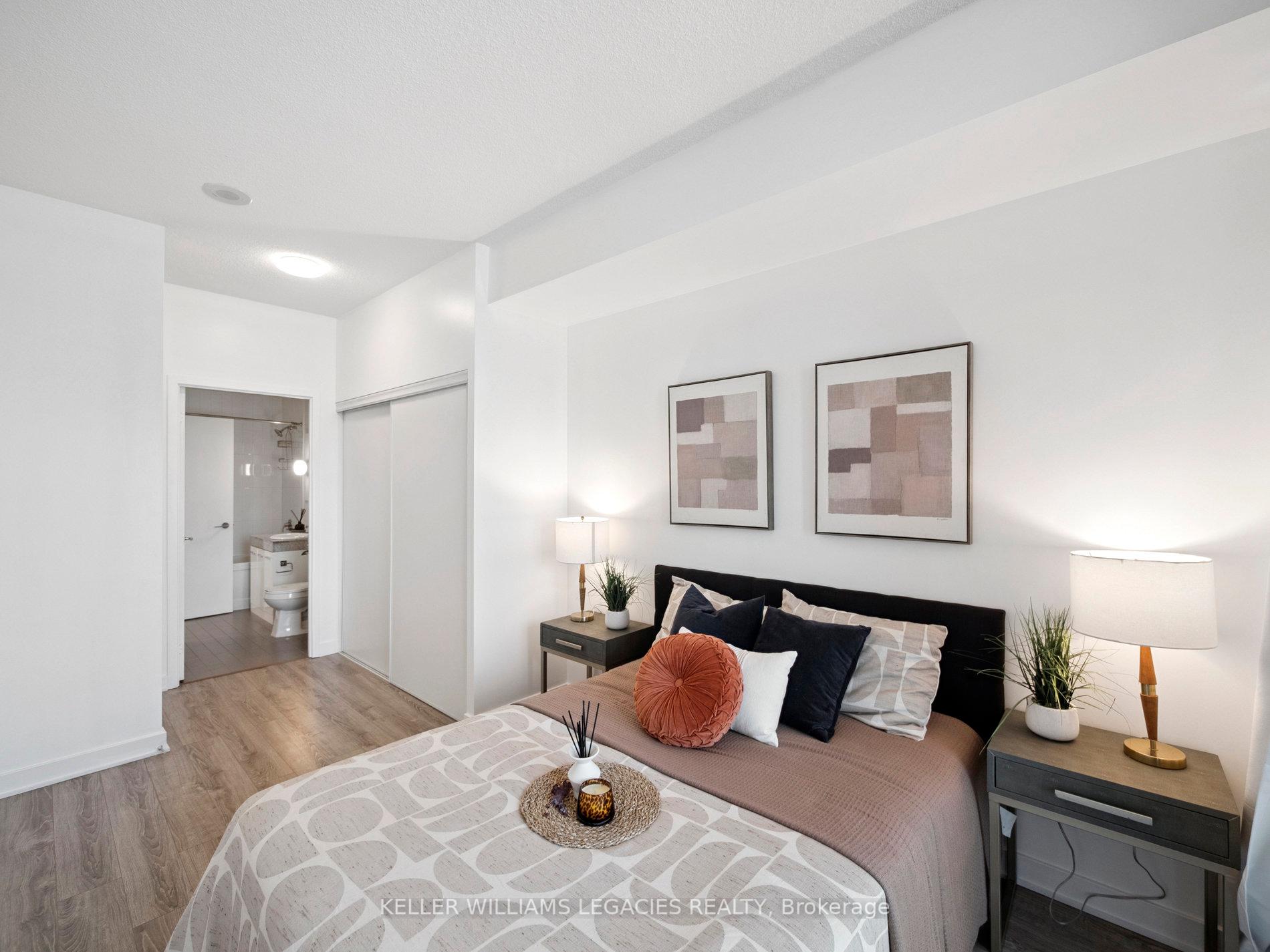 2 Bedrooms Condo at 29 Singer, Toronto For sale
