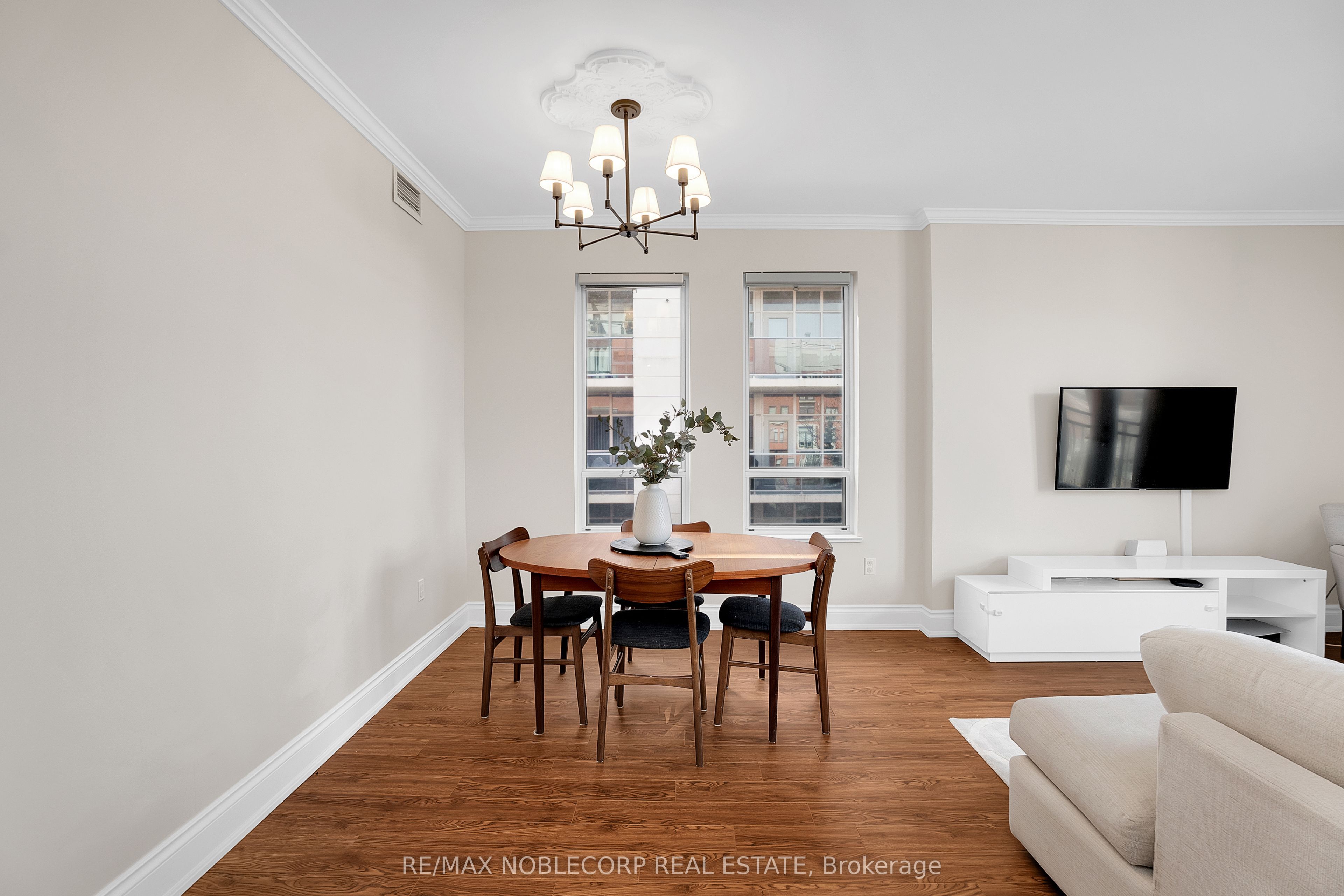 53 Woodbridge Avenue, #419