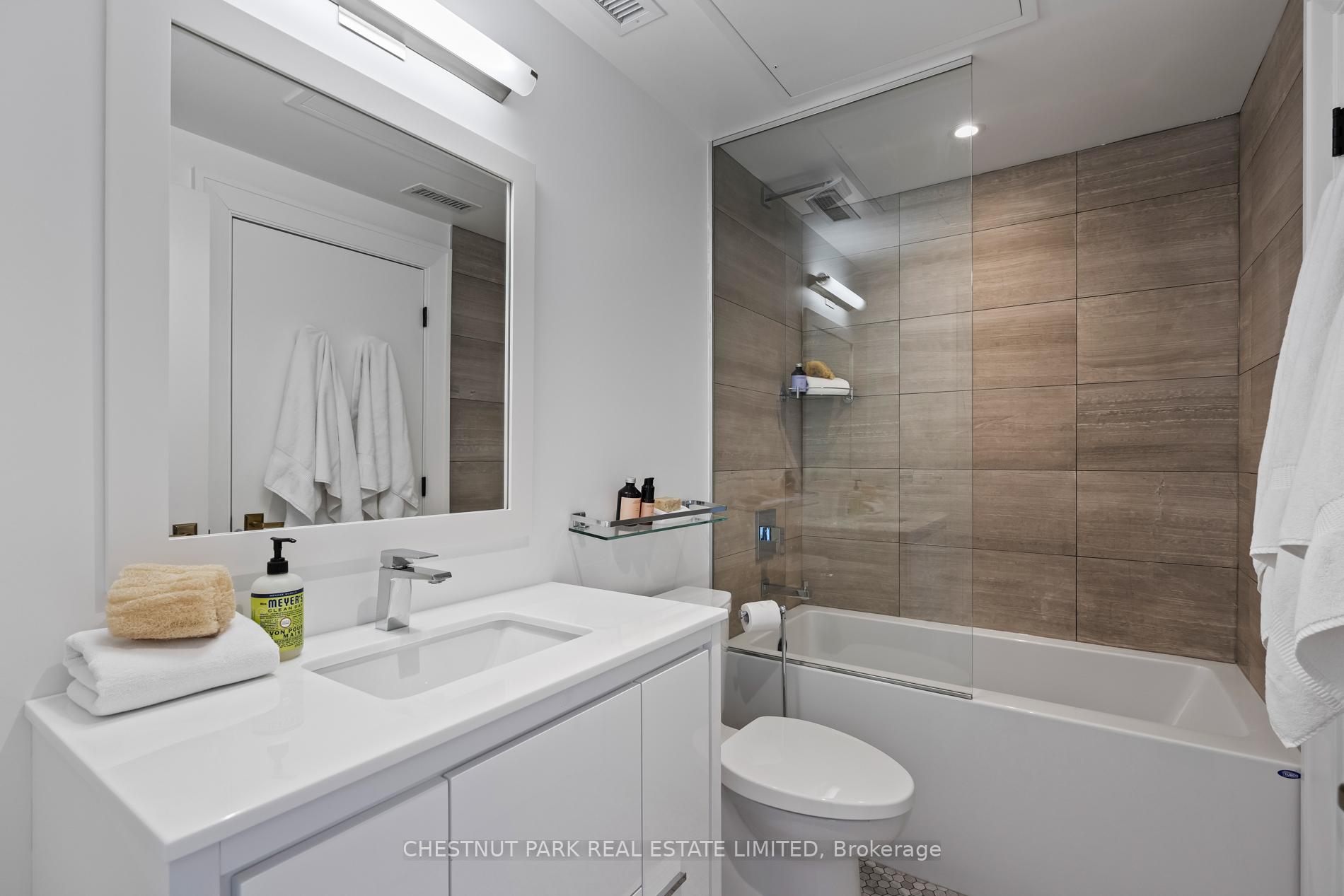 3 Bedrooms Condo at 170 Chiltern Hill, Toronto For sale