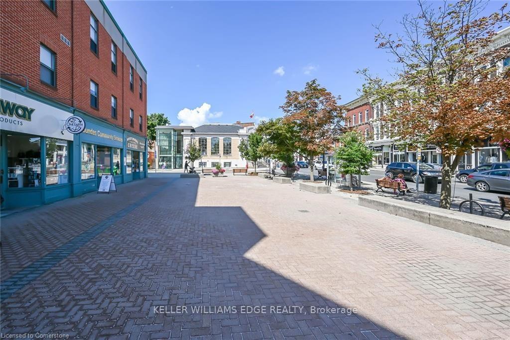 2 Bedrooms Condo at 2 King,  Hamilton For sale