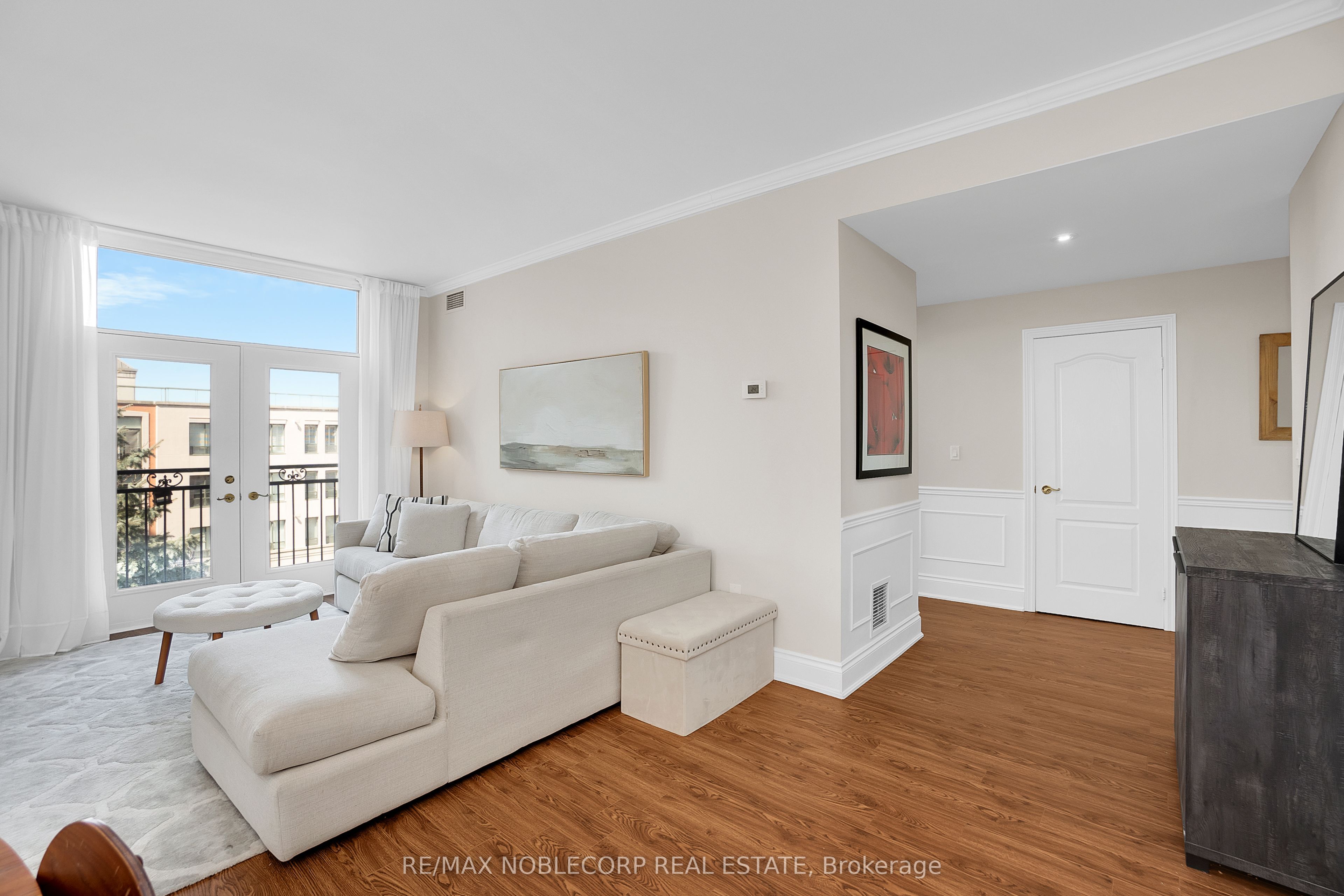 53 Woodbridge Avenue, #419