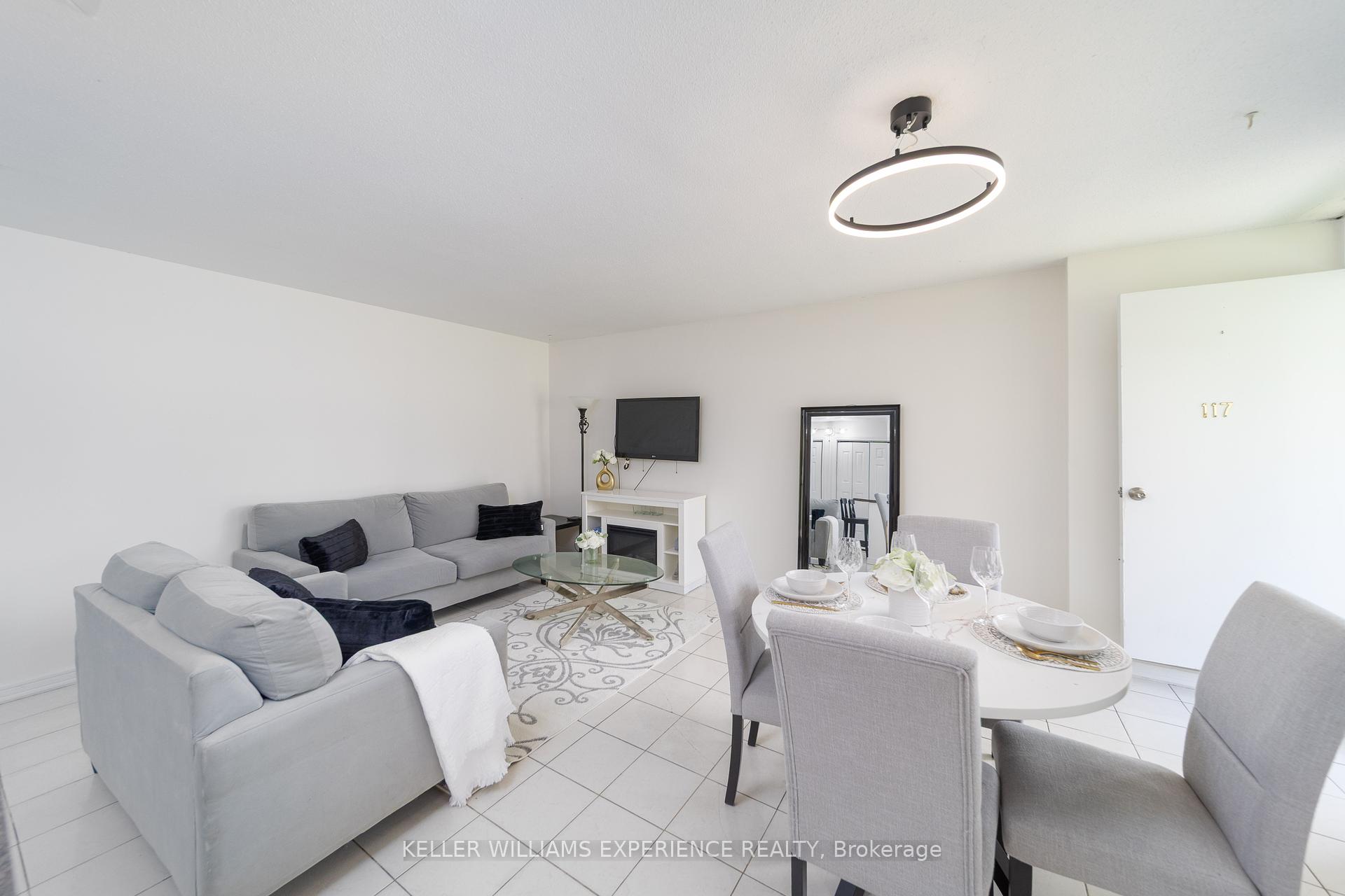 2 Bedrooms Condo at 180 Markham, Toronto For sale