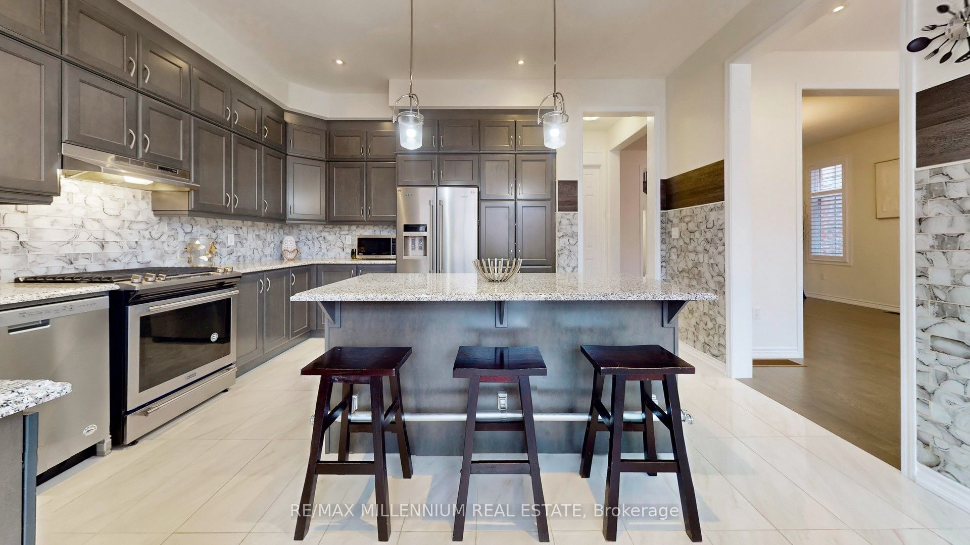 139 Pierre Berton Boulevard