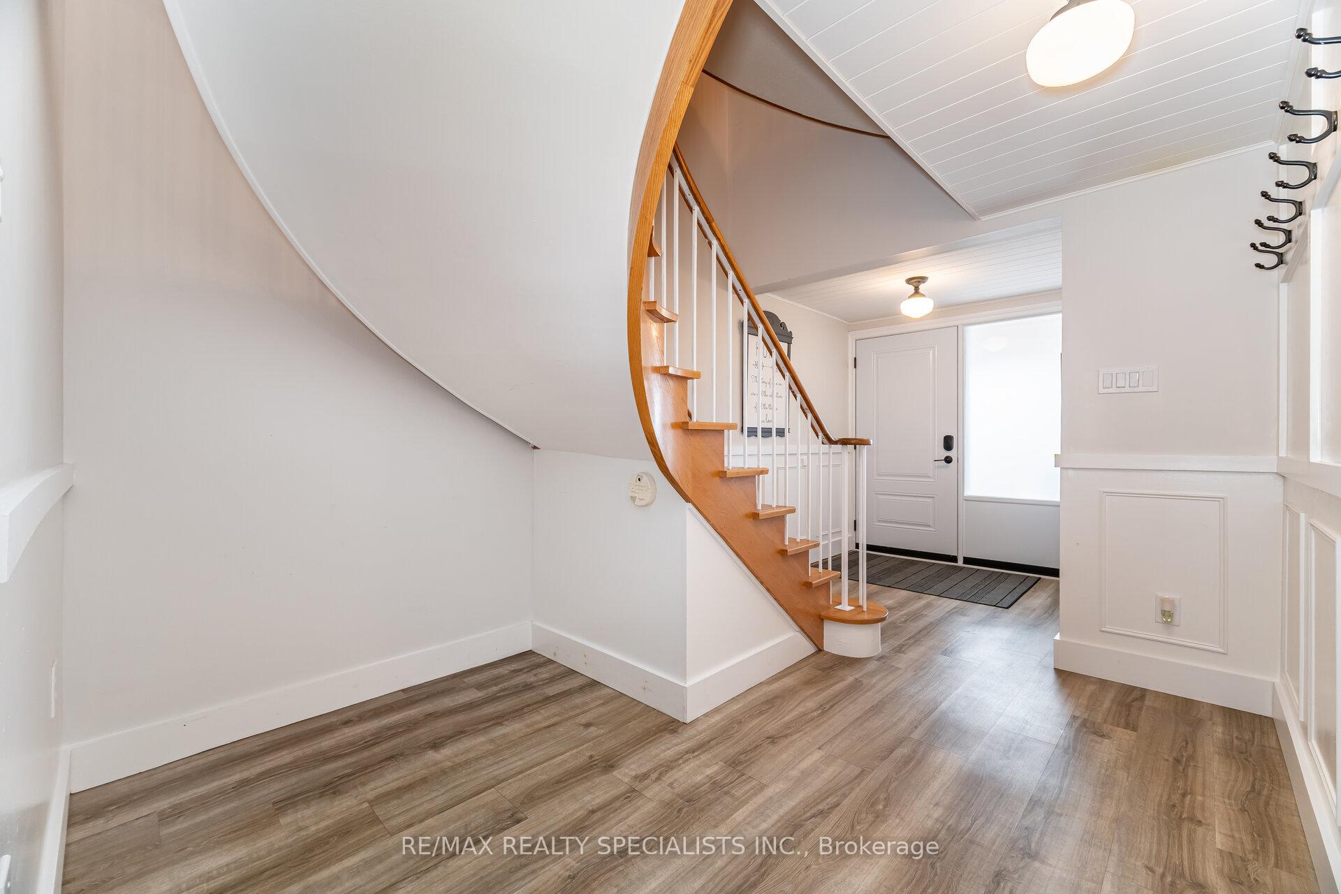 3 Bedrooms Condo at 7077 Estoril,  Mississauga For sale