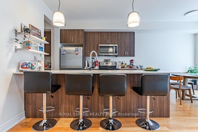 #156 – 12 Edward Horton Crescent, Toronto, ON M8Z 0E5