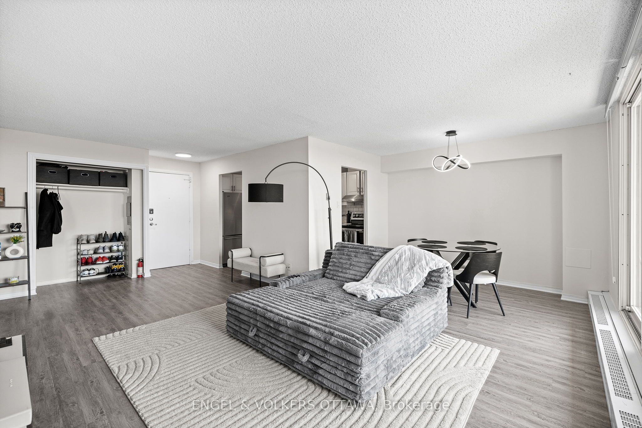 #1404 - 665 Bathgate Drive, OverbrookCastleheightsandArea, ON K1K 3Y4