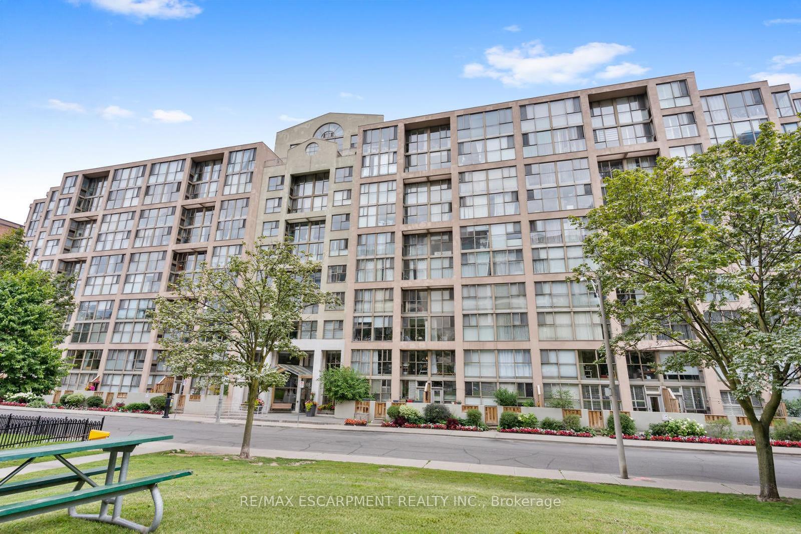 3 Bedrooms Condo at 65 Scadding, Toronto For sale