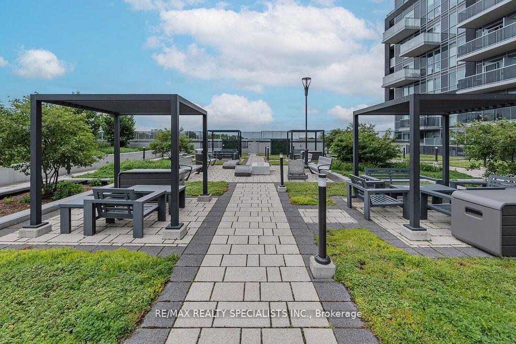 1 Bedroom Condo at 2087 Fairview, Burlington For sale