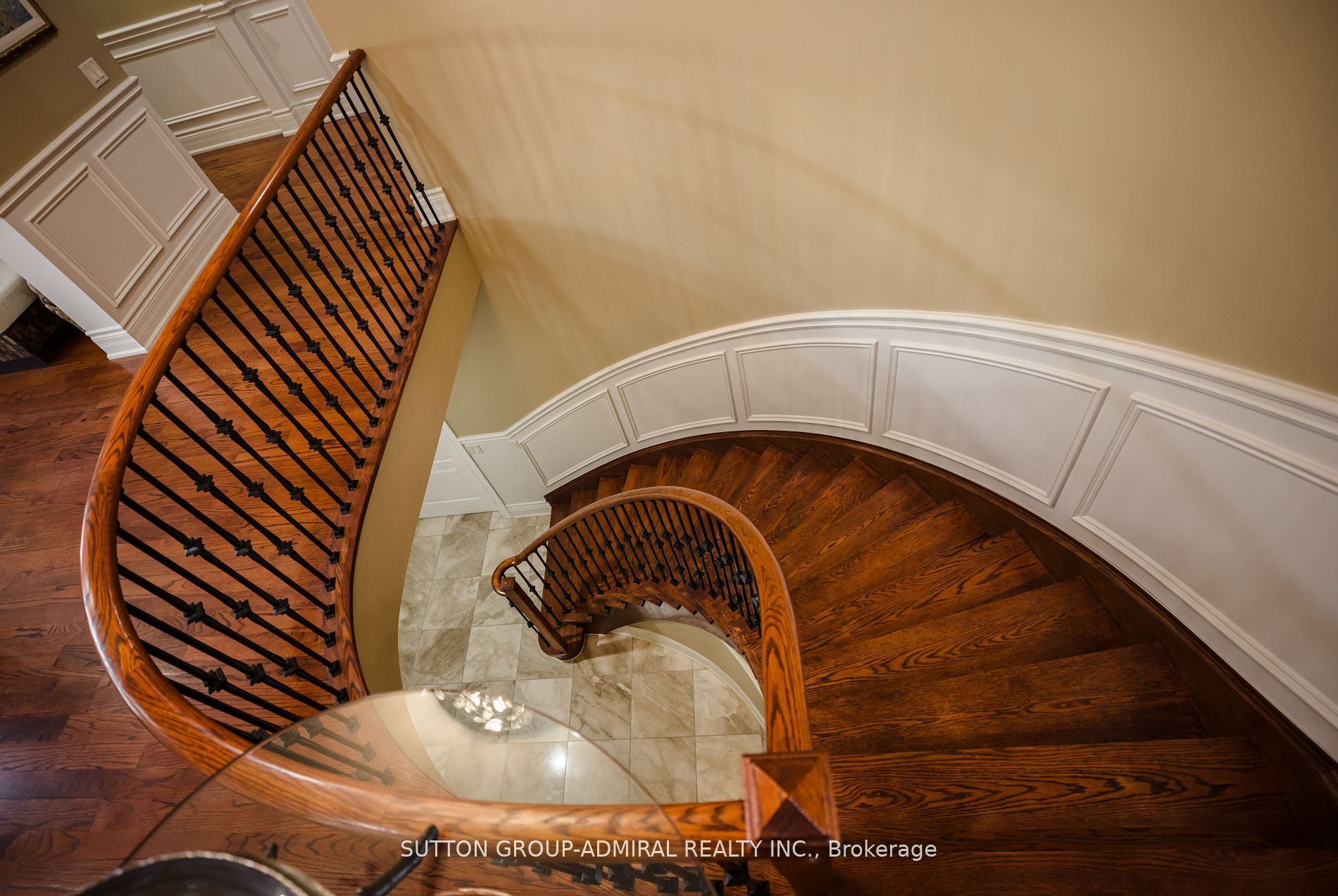 62 Bond Crescent