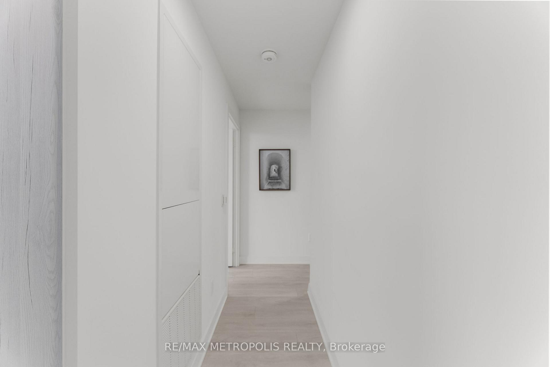 2 Bedrooms Condo at 15 Mercer, Toronto For sale