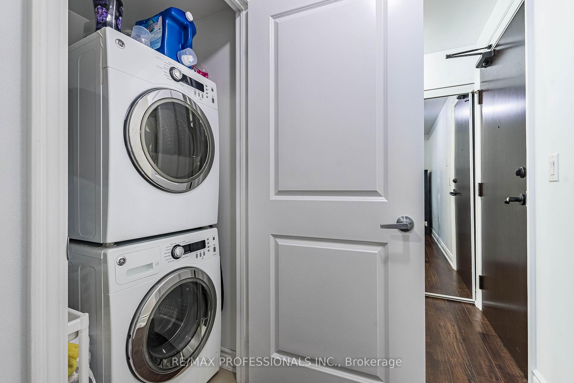 #2302 – 385 Prince Of Wales Drive, Mississauga, ON L5B 0C6