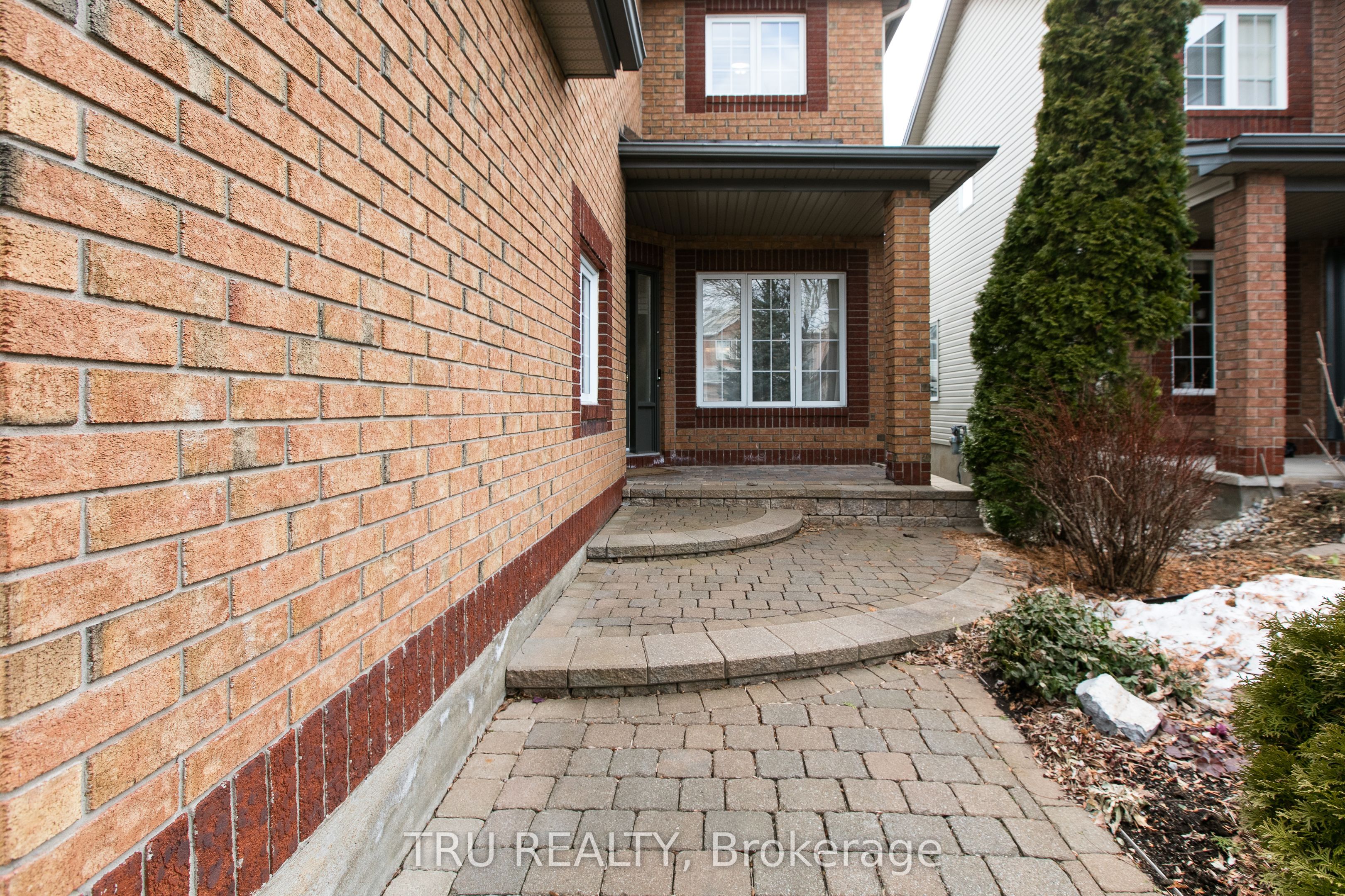 18 Gannet Street, OverbrookCastleheightsandArea, ON K1K 4T7