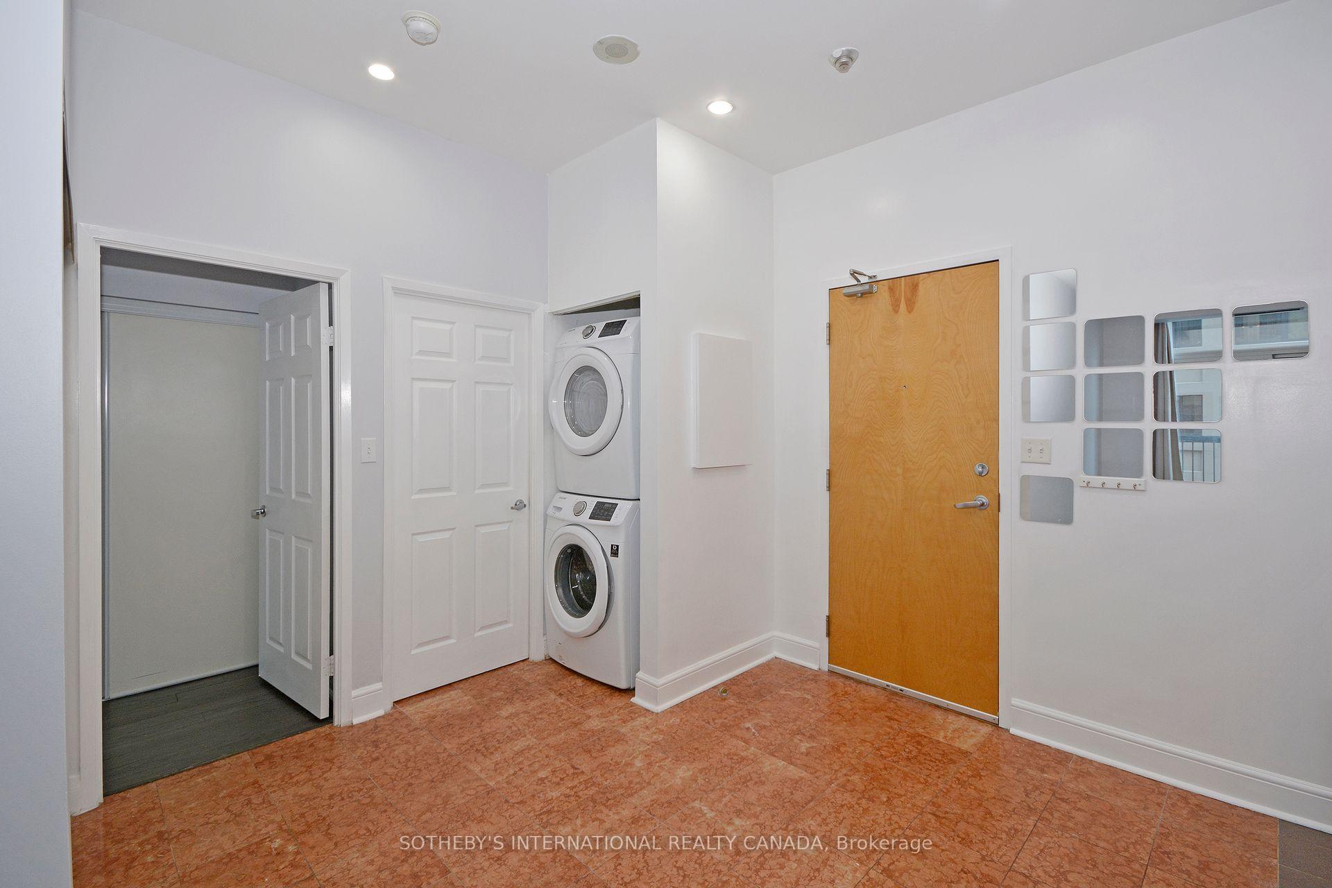 1 Bedroom Condo at 8 Wellesley, Toronto For sale