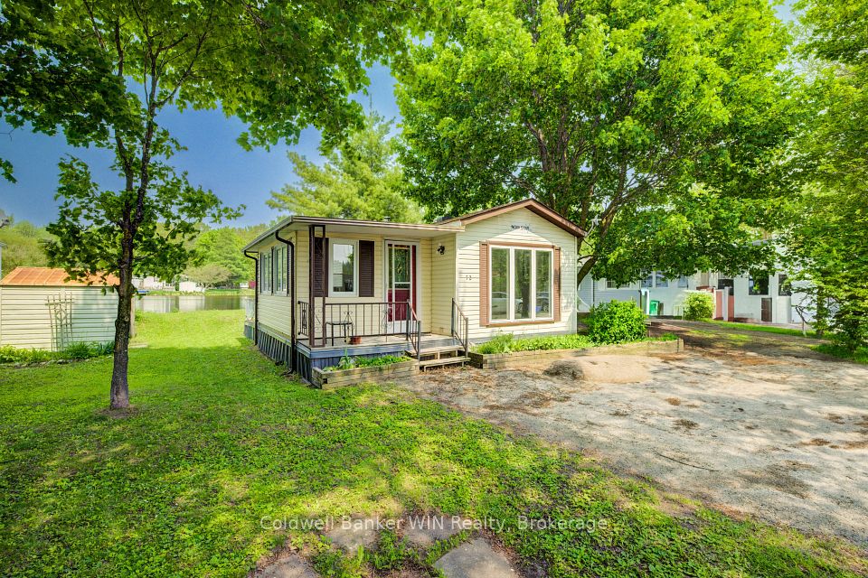 72 LAKESIDE, 7489 Side Road 5 E